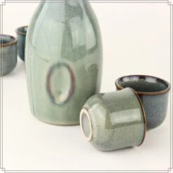 OTIX Sakeset Voor Rijstwijn 5 Delig Van Aardewerk Met 4 Kopjes En Een Fles 9 OTIX Sakeset Voor Rijstwijn 5 Delig Van Aardewerk Met 4 Kopjes En Een Fles -Bestekwinkel 1000049536 0111